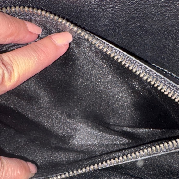 Yves Saint Laurent Black Chevron Shoulder Bag - Picture 10 of 15